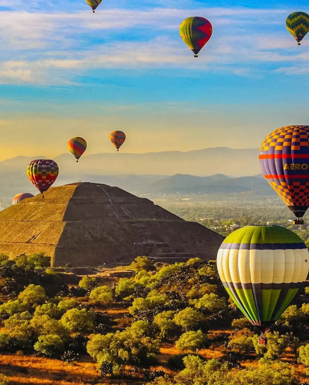 Teotihuacán clásico en grupo con guía arqueólogo