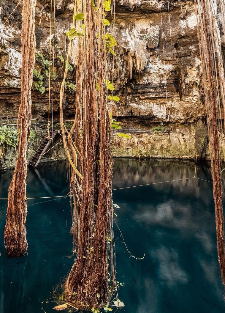 Triada Sagrada — Maravilla del Mundo + cenote sagrado + pueblo dorado