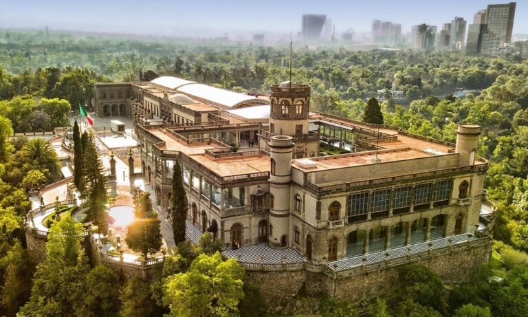 Bosque de Chapultepec y Museo de Antropología