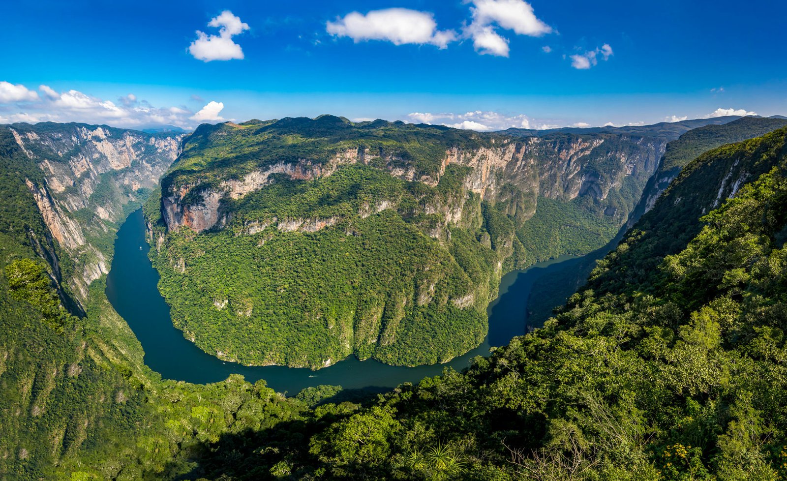 Tour al Parque Nacional del Cañón del Sumidero y Chiapa de Corzo. Incluye Miradores y viaje en barco entre las paredes del cañón. Saliendo desde Tuxtla Gutiérrez