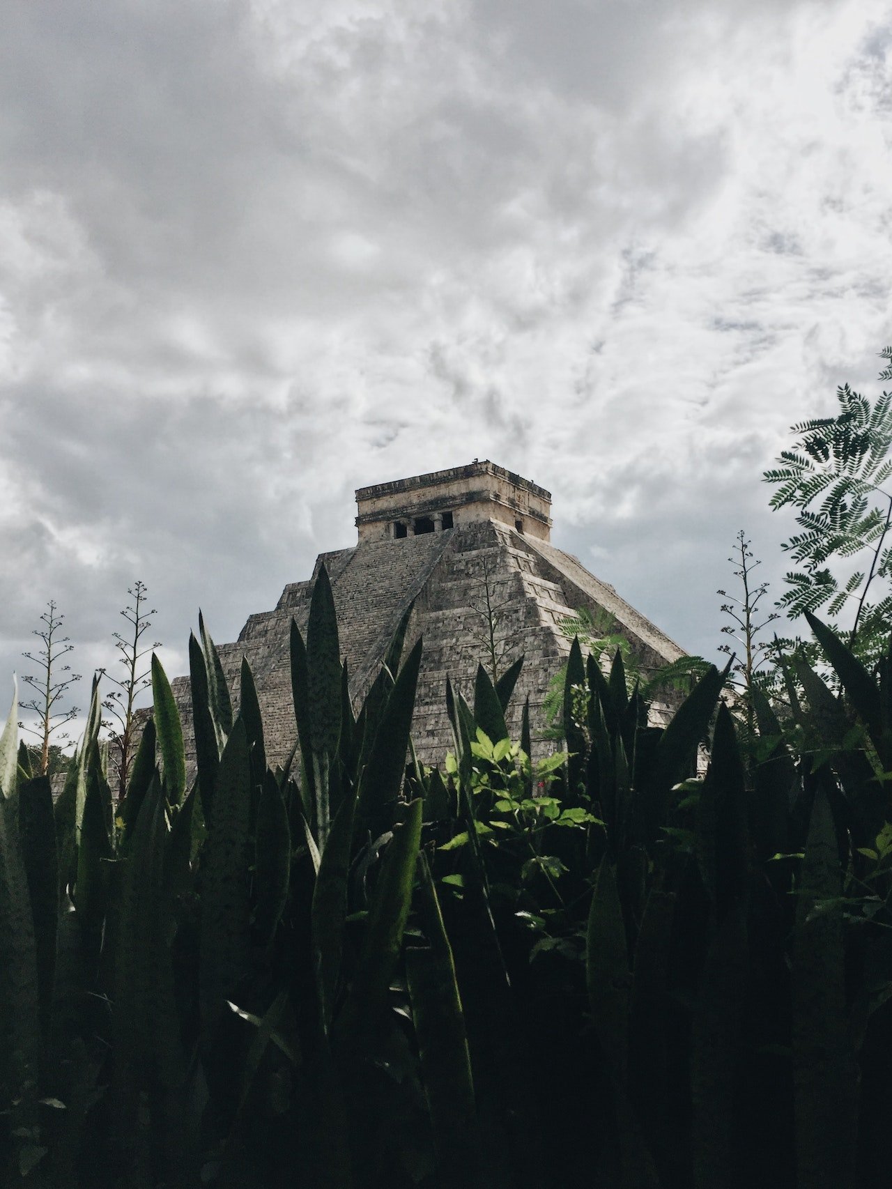 Tour privado en auto o camioneta a "Chichén Itzá" zona arqueológica, cenote, hacienda y visita a Valladolid pueblo mágico, saliendo desde la ciudad de Mérida Yucatán