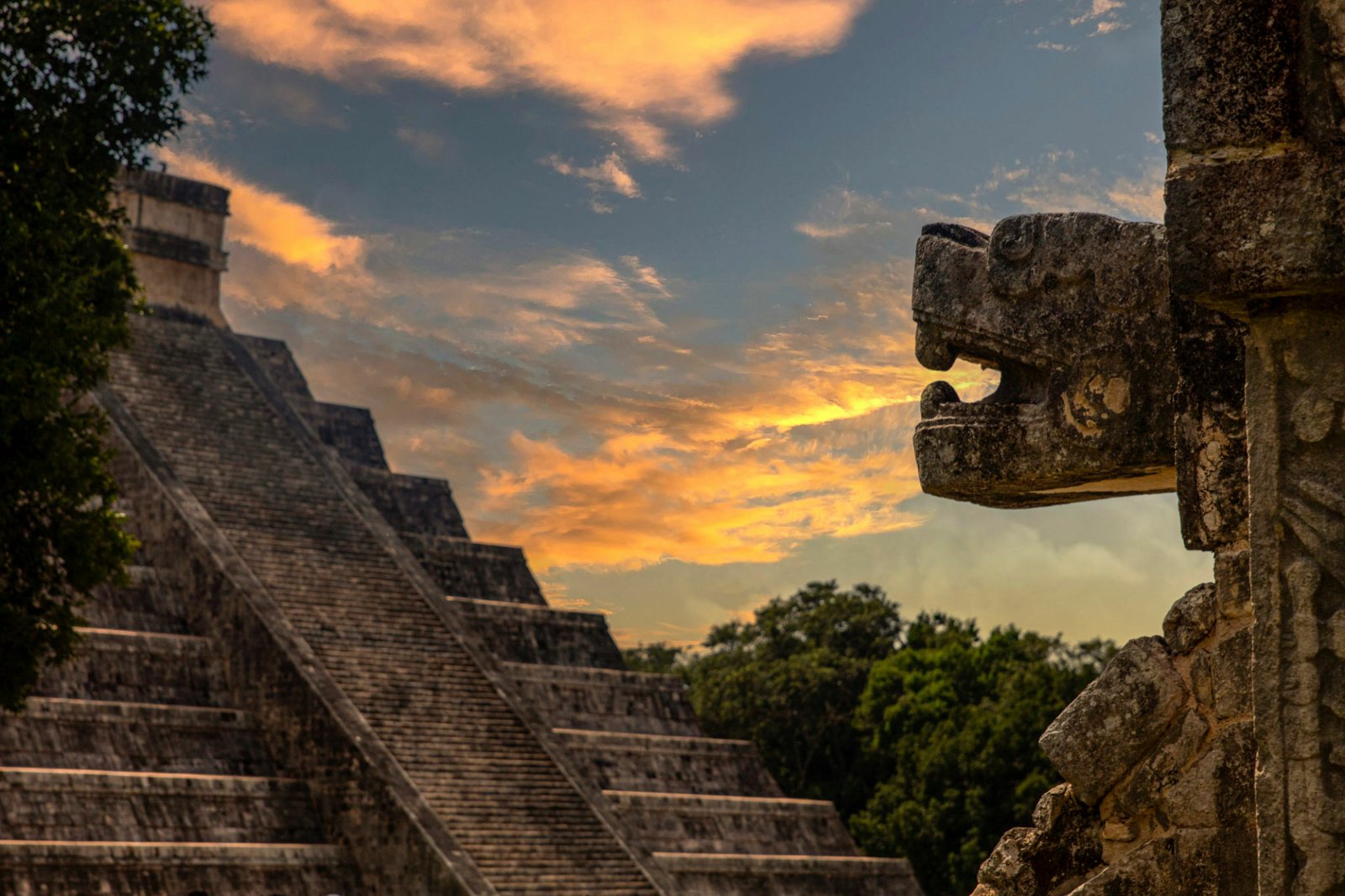 Tour todo incluido a Chichen Itzá, visita a 3 Cenotes (Suytun, Ik-kil, y Oxmán). Comida en Hacienda y visita a la ciudad colonial de Valladolid. Saliendo desde Mérida