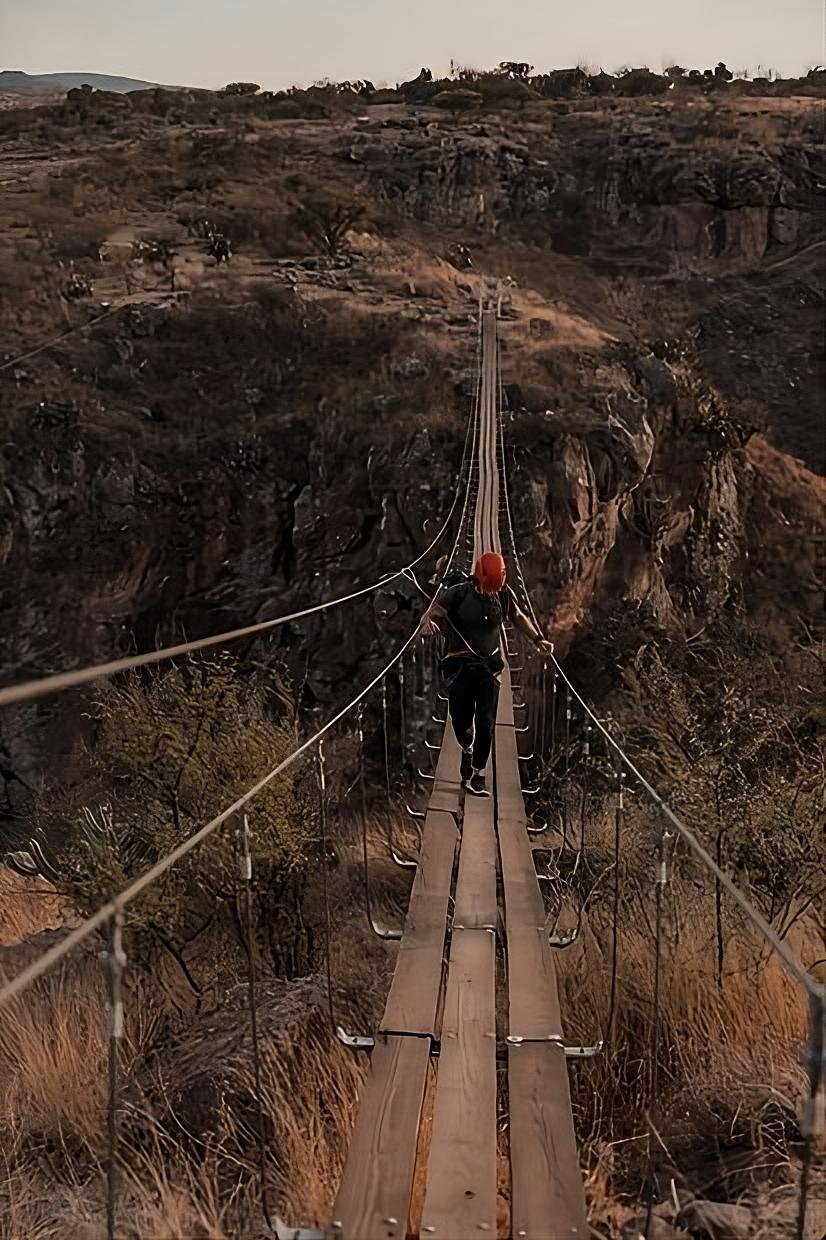 Tour de tirolesa y puente colgante en San Miguel de Allende en Guanajuato. Saliendo desde Guanajuato